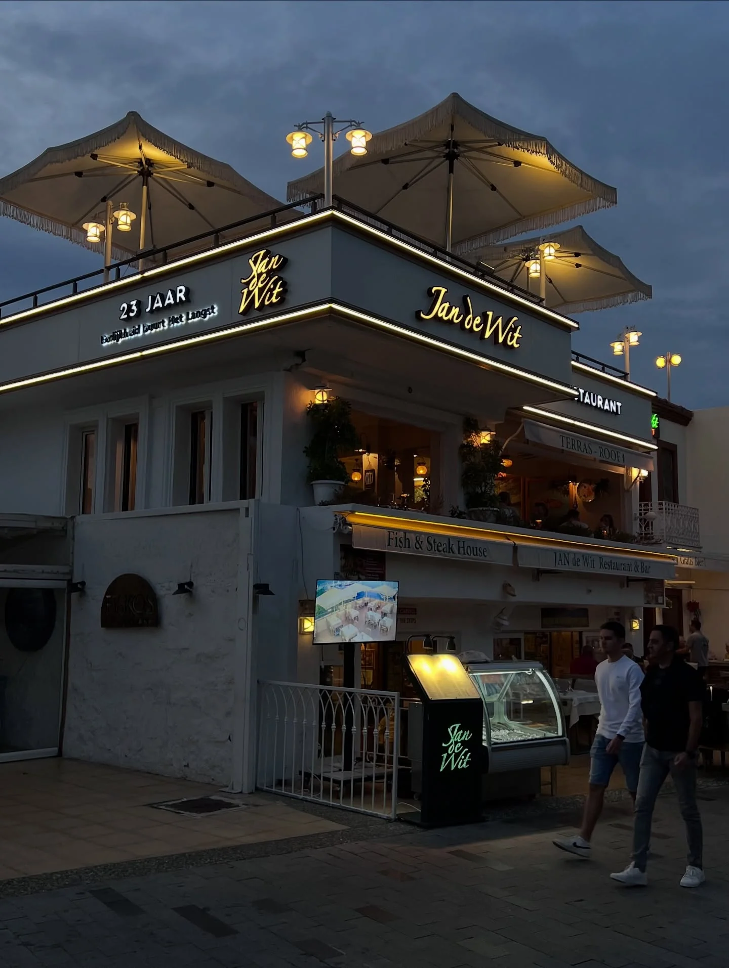 Jan de Wit Restaurant köşe cephe görünümü